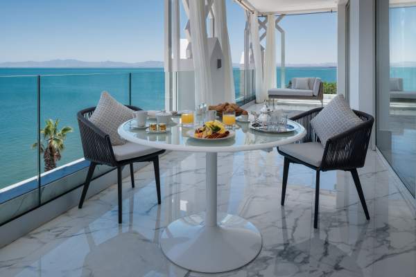 suite Real con terraza exterior, Hotel 5 estrellas Marchica Lagoon Resort en Nador