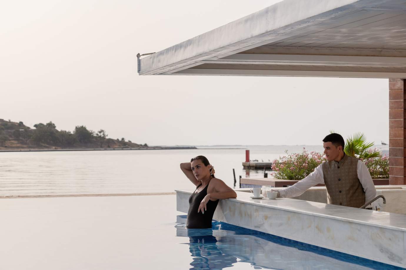 Bar piscine hotel Marchica Lagoon Resort Nador Maroc