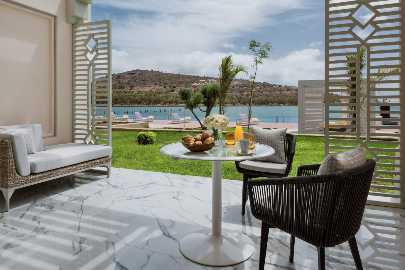 Chambre deluxe piscine, hotel de luxe 5 étoiles à nador au nord du maroc