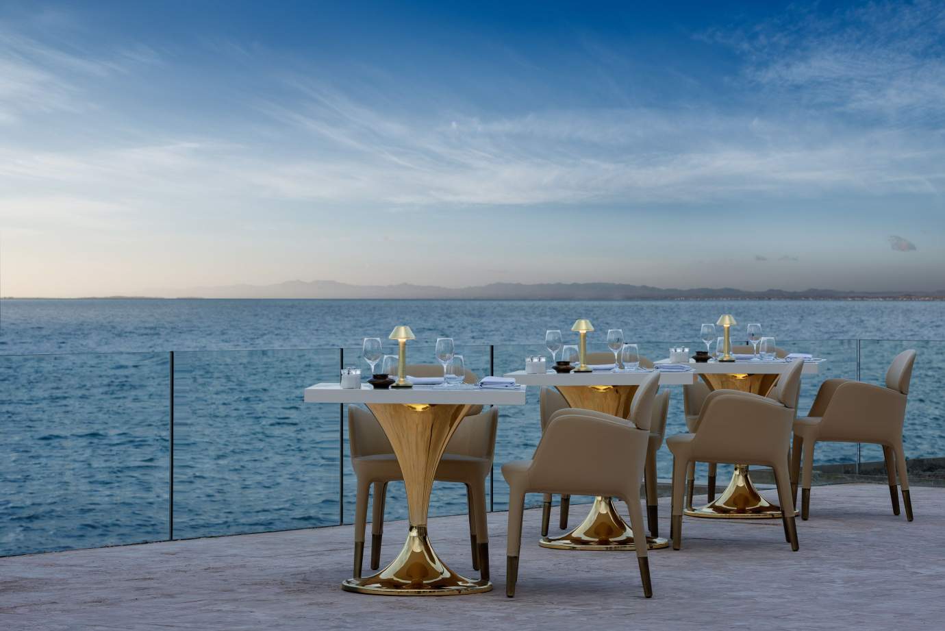 table sea view restaurant nador