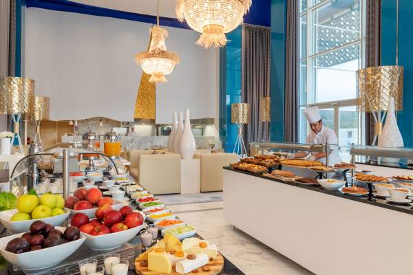 L’Assiette restaurant table, restaurant on the Marchica lagoon